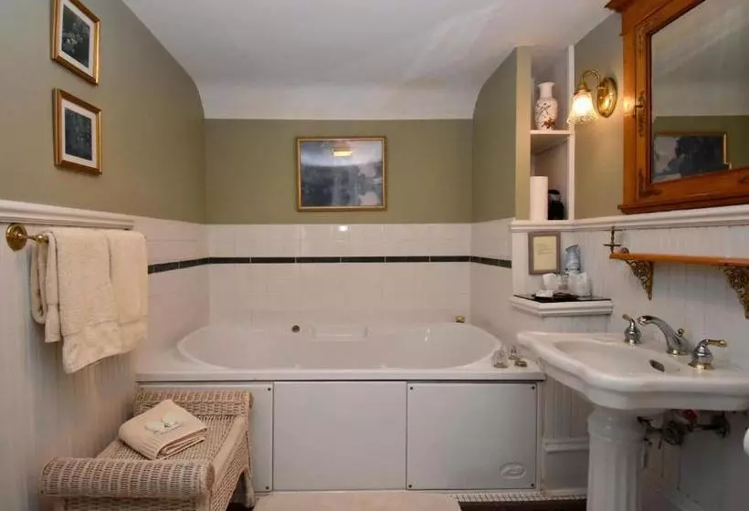 The Scofield House B&b