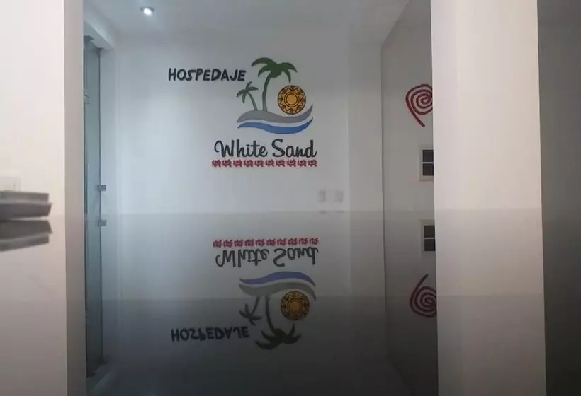 ユースホステル White Sand   Paracas