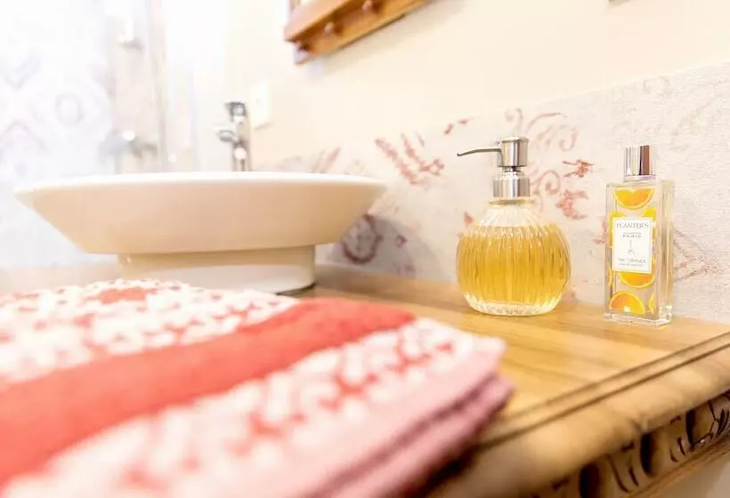 ベッドアンドブレックファースト Une Odeur De Tilleul