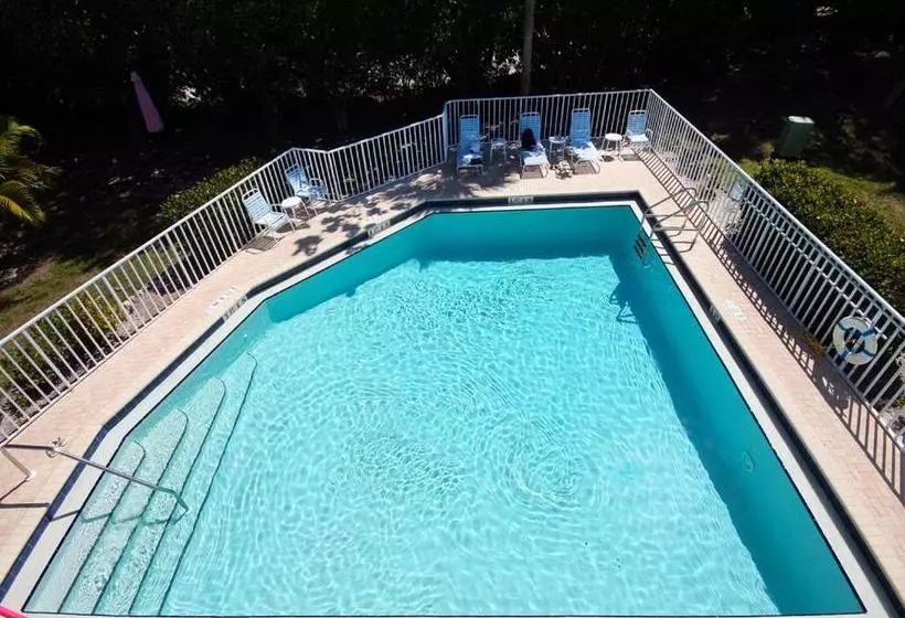 منتجع Colony Inn