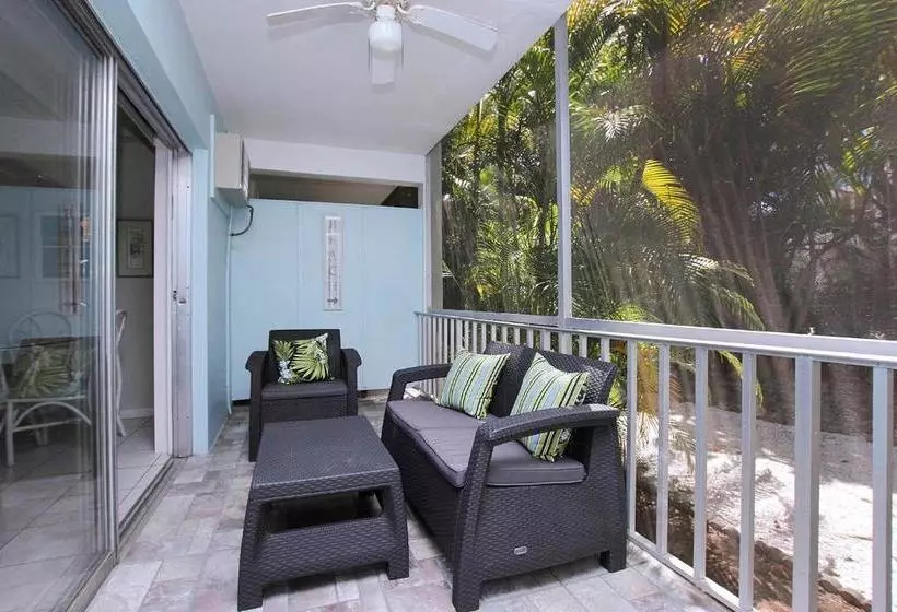 منتجع Colony Inn