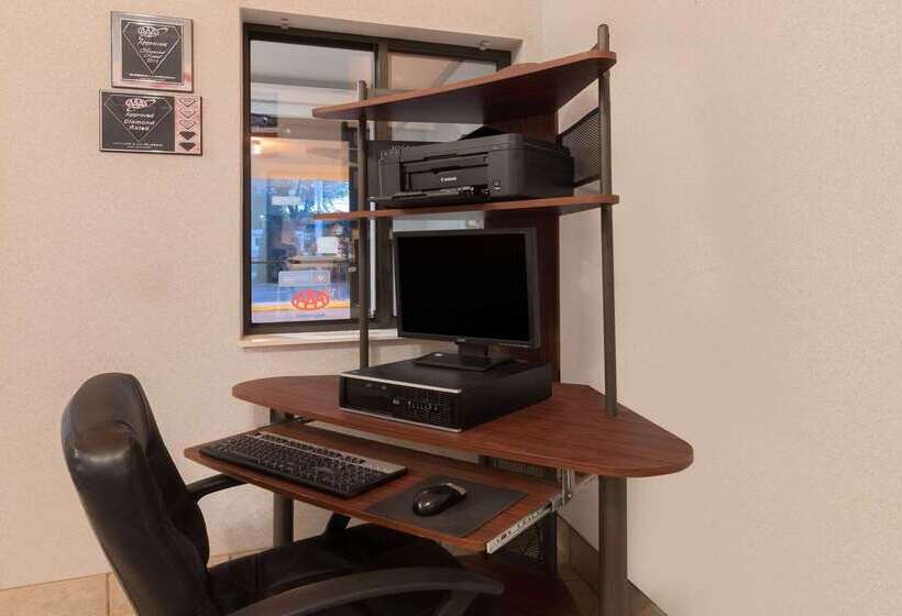 فندق Baymont By Wyndham Hot Springs