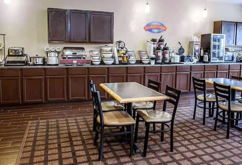 Hotel Baymont By Wyndham Richmond I70