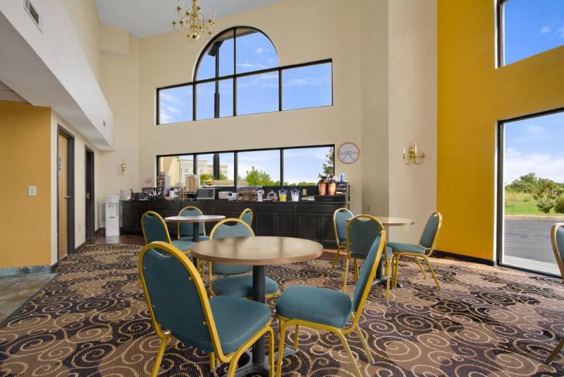 בית מלון כפרי Baymont By Wyndham Santee