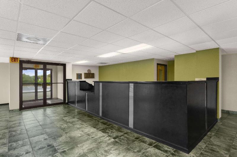 בית מלון כפרי Baymont By Wyndham Santee