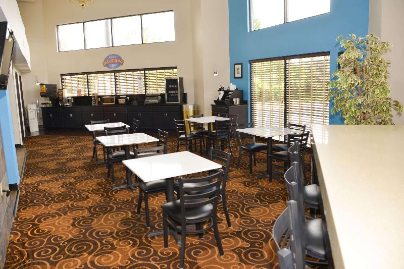 בית מלון כפרי Baymont By Wyndham Santee