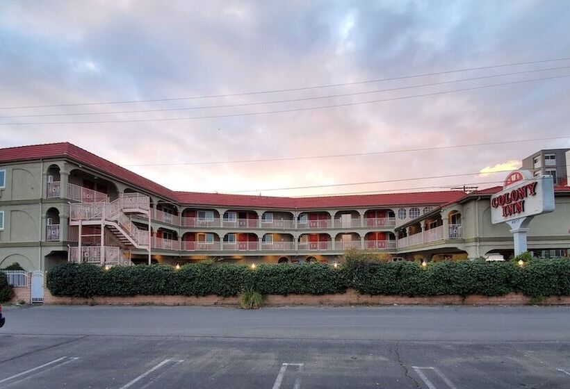 호텔 Colony Inn