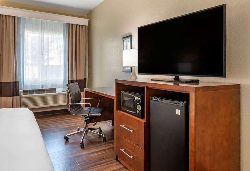 فندق Comfort Inn