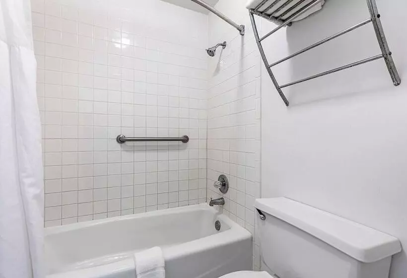 هتل Econo Lodge Vero Beach  Downtown