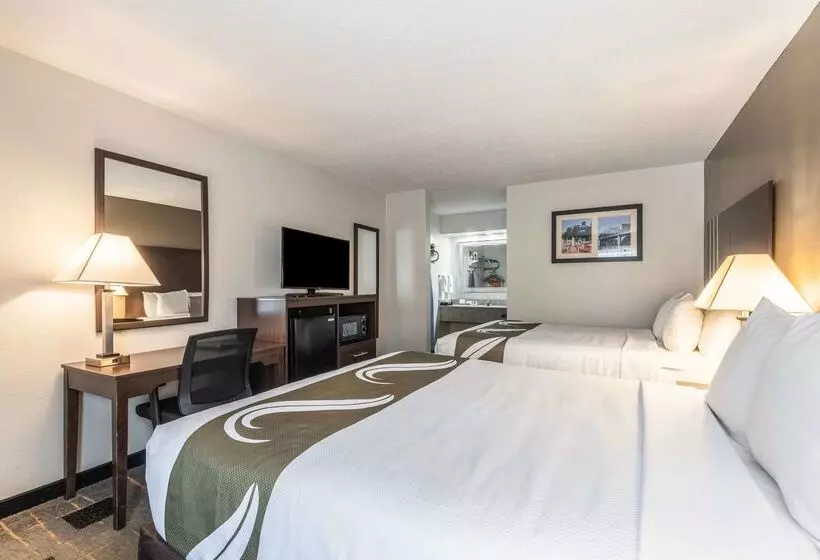 Отель Quality Inn