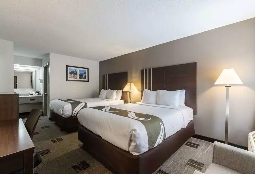 Отель Quality Inn