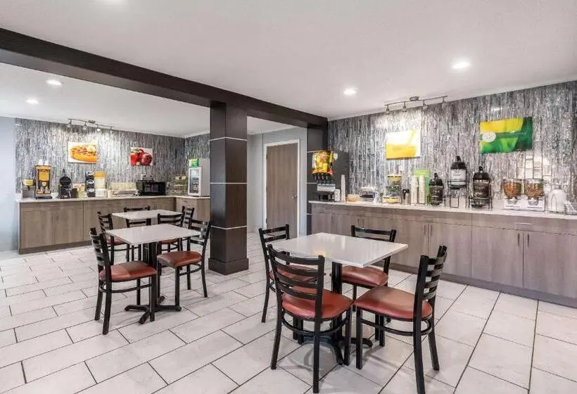 ホテル Quality Inn Cleveland North
