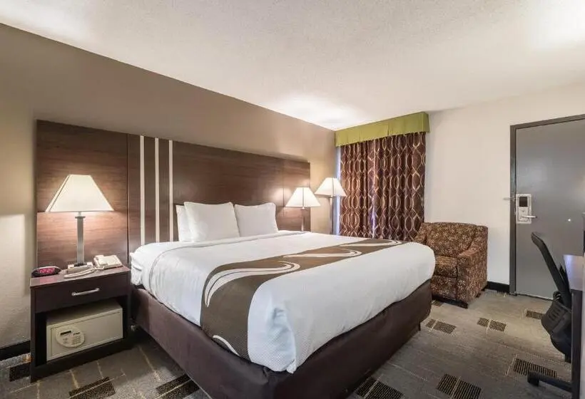 ホテル Quality Inn Cleveland North