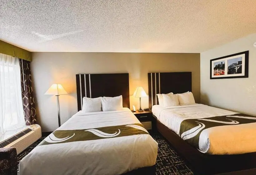 ホテル Quality Inn Cleveland North
