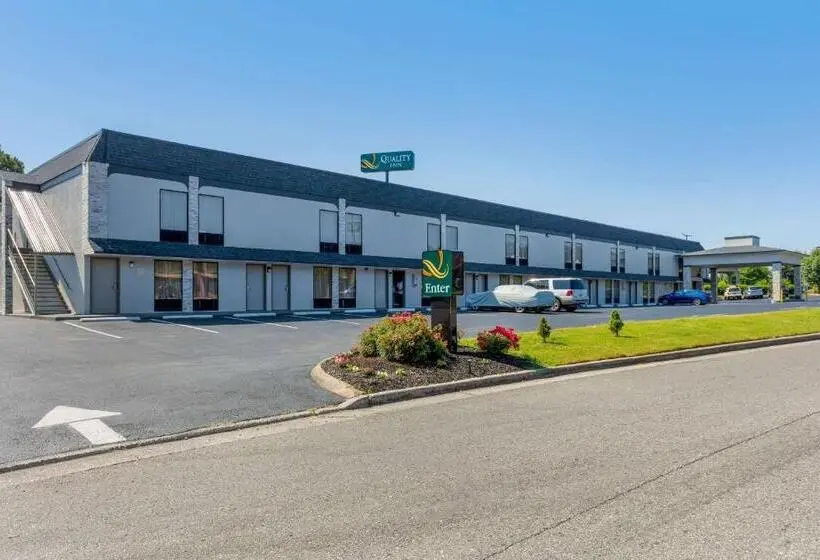 ホテル Quality Inn Cleveland North