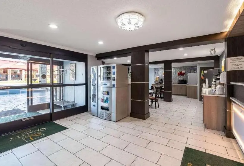 ホテル Quality Inn Cleveland North
