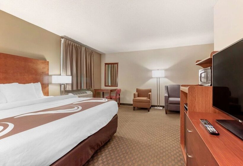 هتل Quality Inn Hays I70