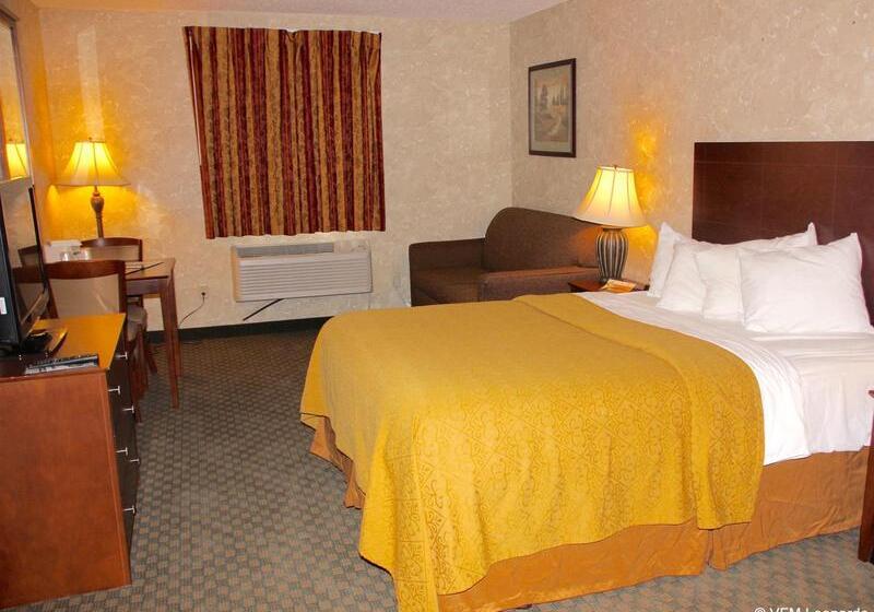 هتل Quality Inn Hays I70