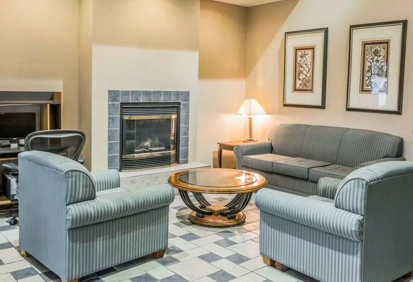 Отель Quality Inn I94 Near Wings Stadium