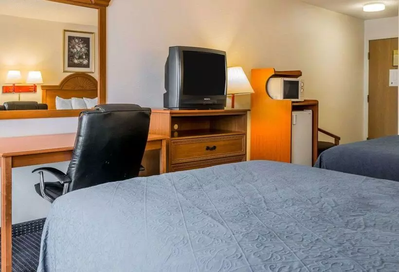 Отель Quality Inn I94 Near Wings Stadium