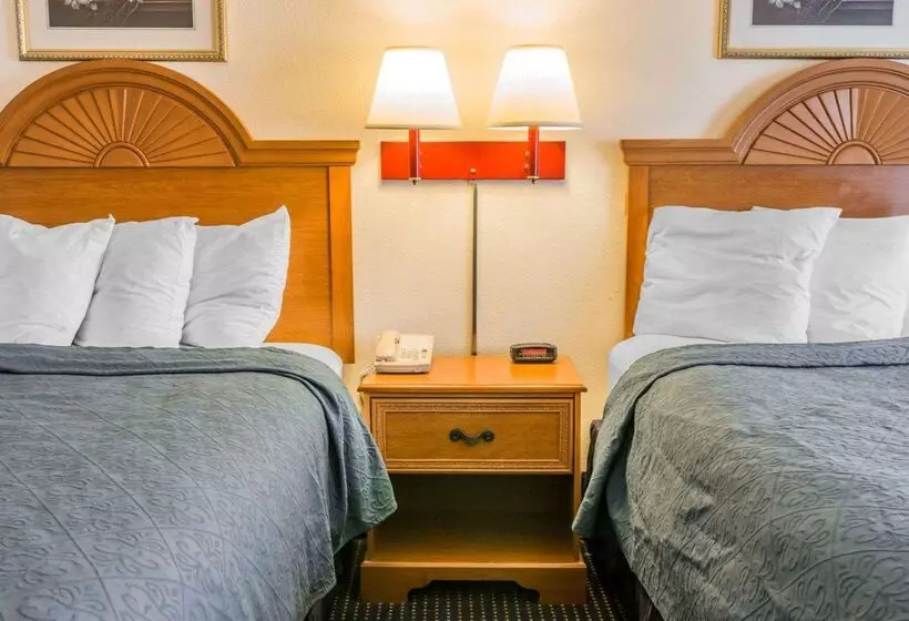 Отель Quality Inn I94 Near Wings Stadium