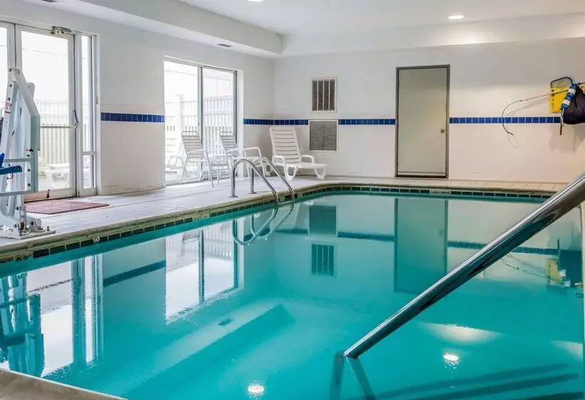 Отель Quality Inn I94 Near Wings Stadium