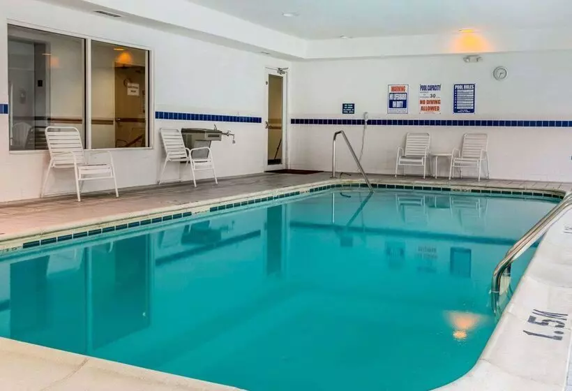 Отель Quality Inn I94 Near Wings Stadium