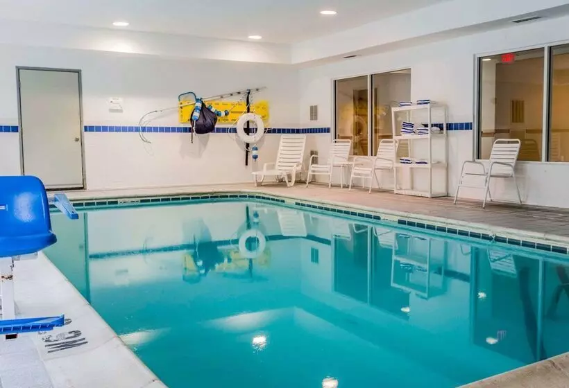 Отель Quality Inn I94 Near Wings Stadium