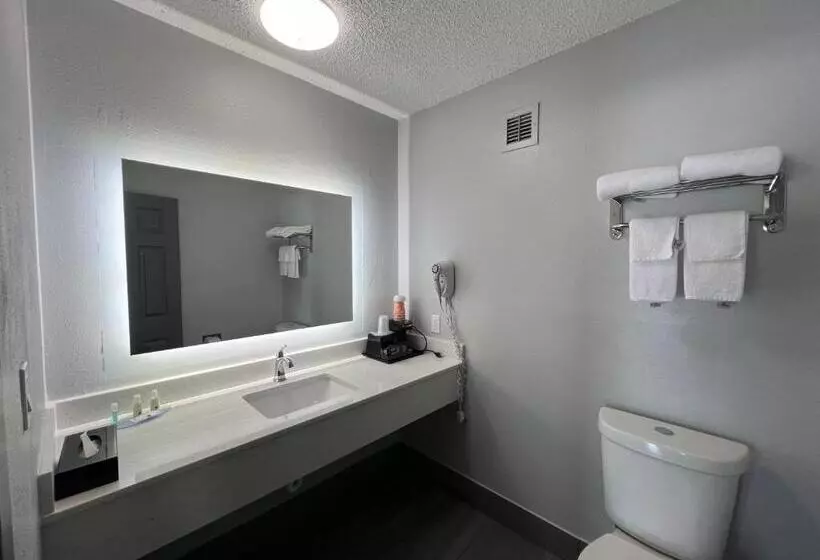 فندق Quality Inn