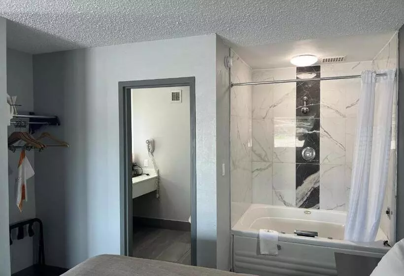 فندق Quality Inn