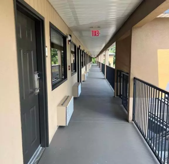 فندق Quality Inn