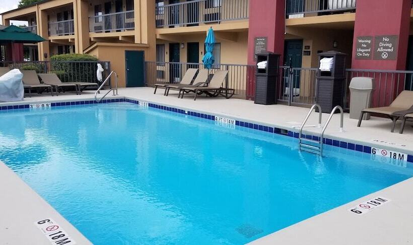 בית מלון כפרי Quality Inn Pelham I65 Exit 246