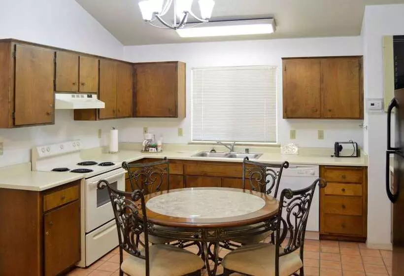 호텔 Quality Inn Yosemite Valley Gateway