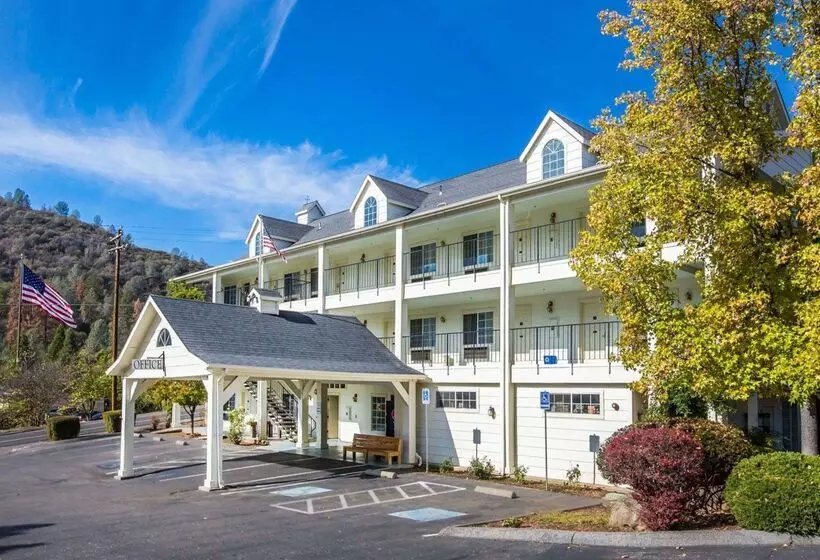 호텔 Quality Inn Yosemite Valley Gateway