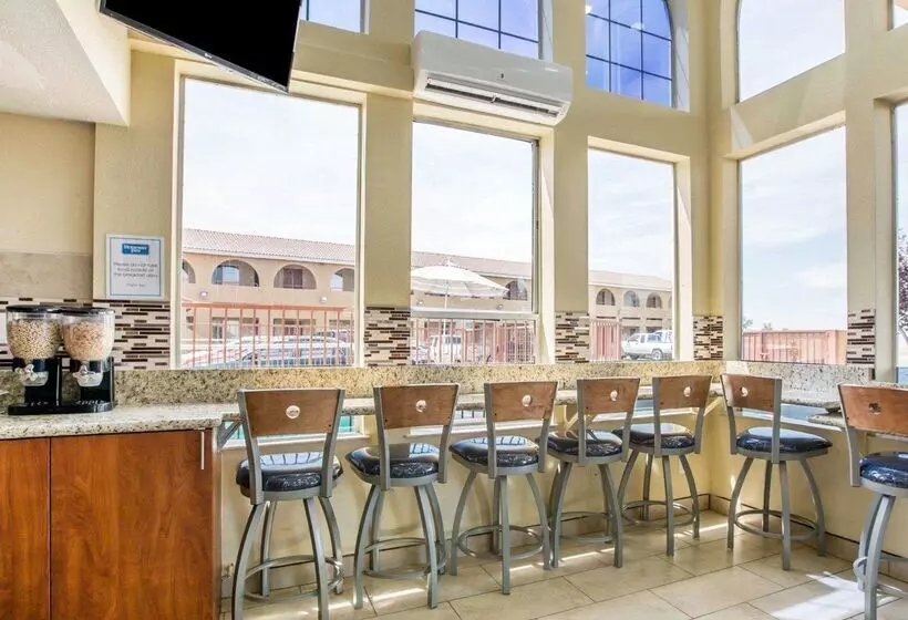 ホテル Rodeway Inn Delano