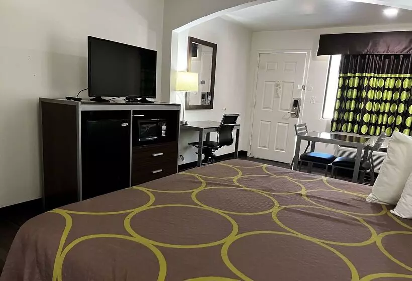 Hotelli Super 8 By Wyndham Slidell