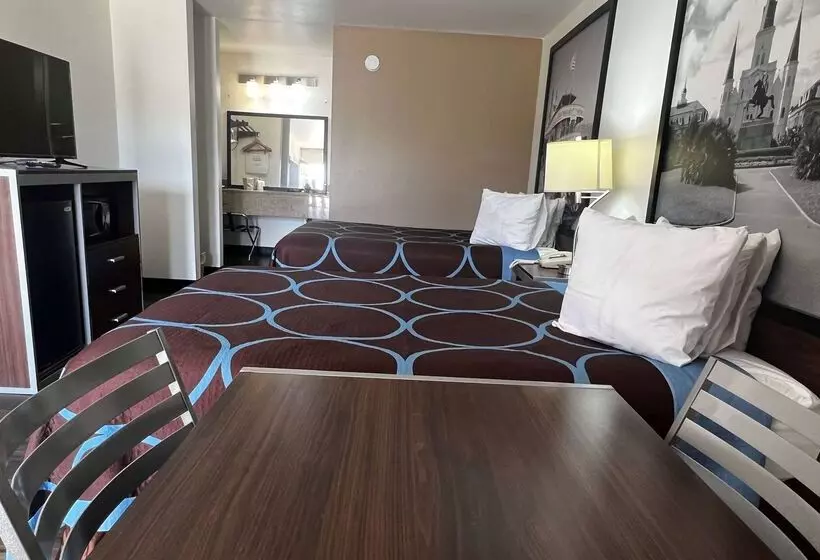 Hotelli Super 8 By Wyndham Slidell