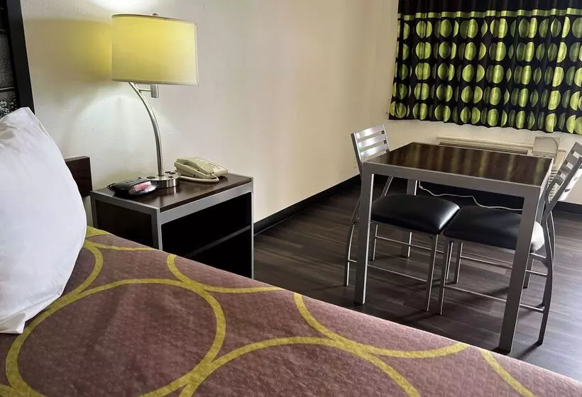 Hotelli Super 8 By Wyndham Slidell