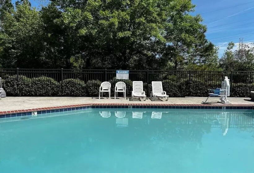 Hotelli Super 8 By Wyndham Slidell