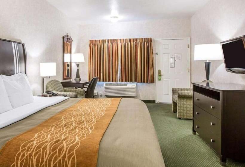 Отель The Oakhurst Inn At Yosemite