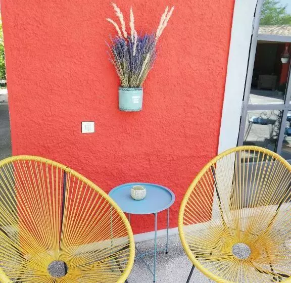 Aamiaismajoitus (B&B) Le Mas De La Diligence