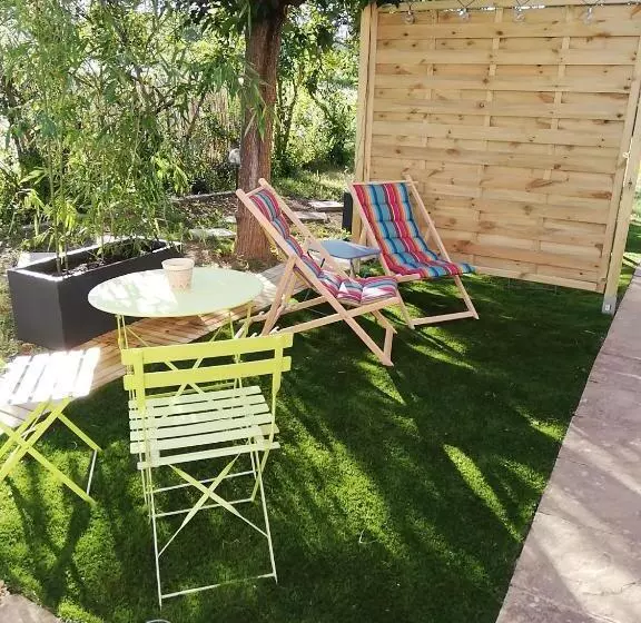 Aamiaismajoitus (B&B) Le Mas De La Diligence