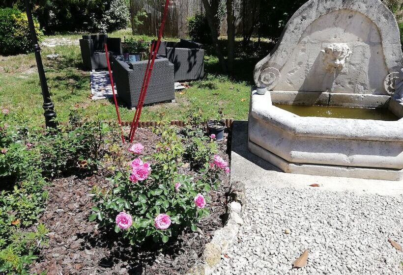 민박 Le Mas De La Diligence