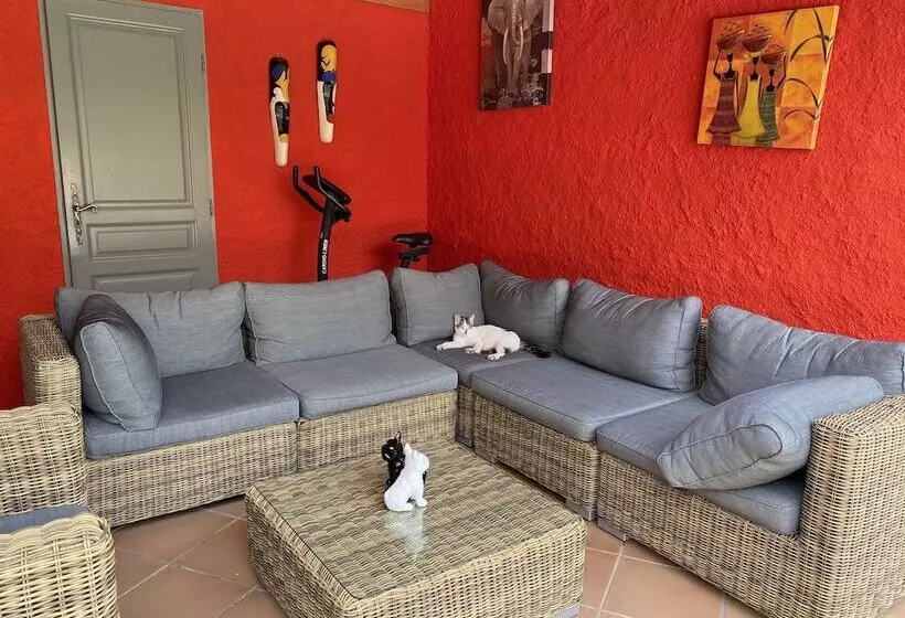 Aamiaismajoitus (B&B) Le Mas De La Diligence