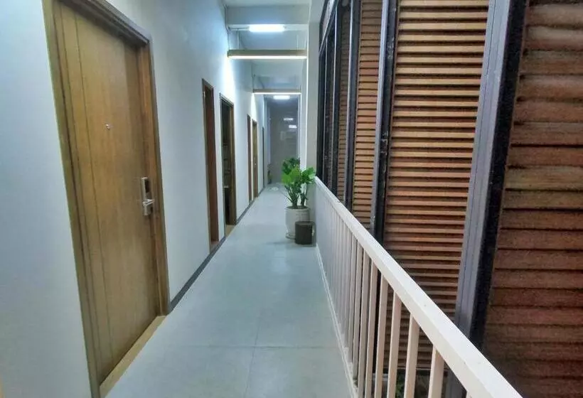هتل Daisy House