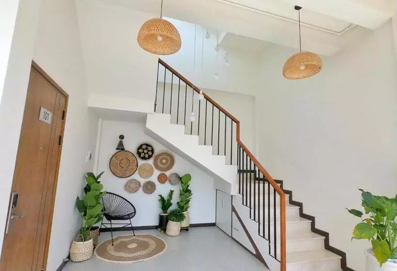 هتل Daisy House