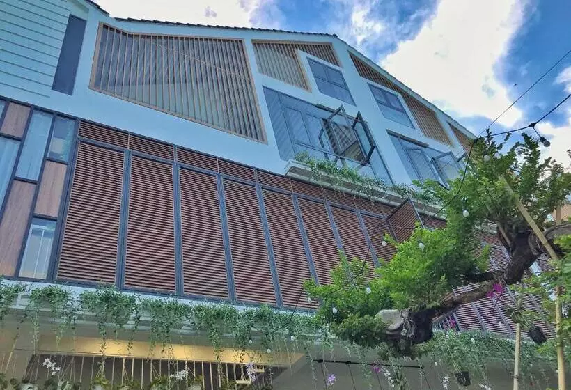 هتل Daisy House