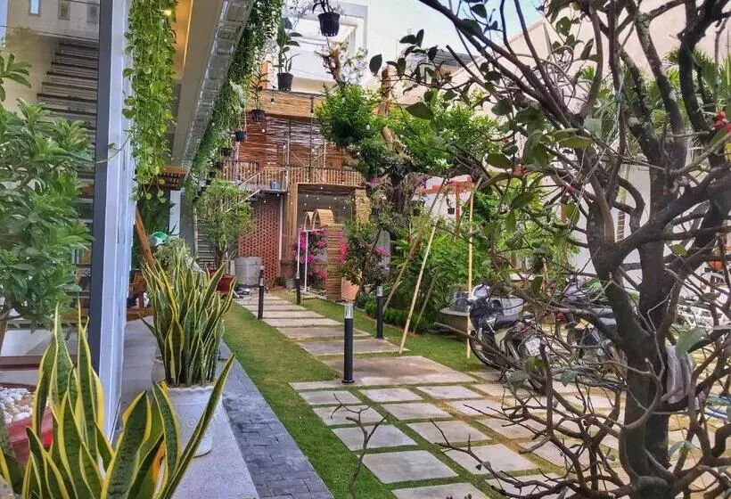 هتل Daisy House