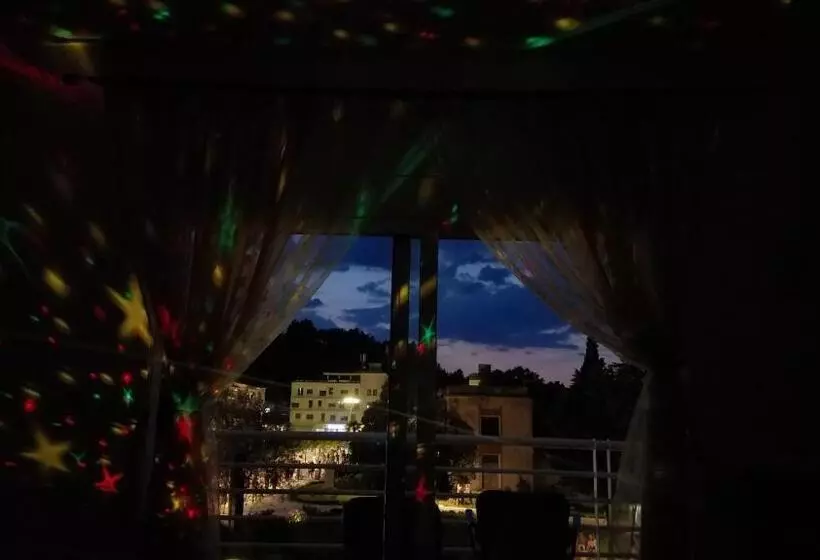 ペンション Keli Guest House& Rafting Adventures