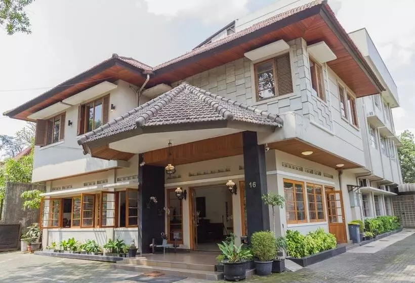 ペンション Reddoorz Near Institut Teknologi Bandung 2